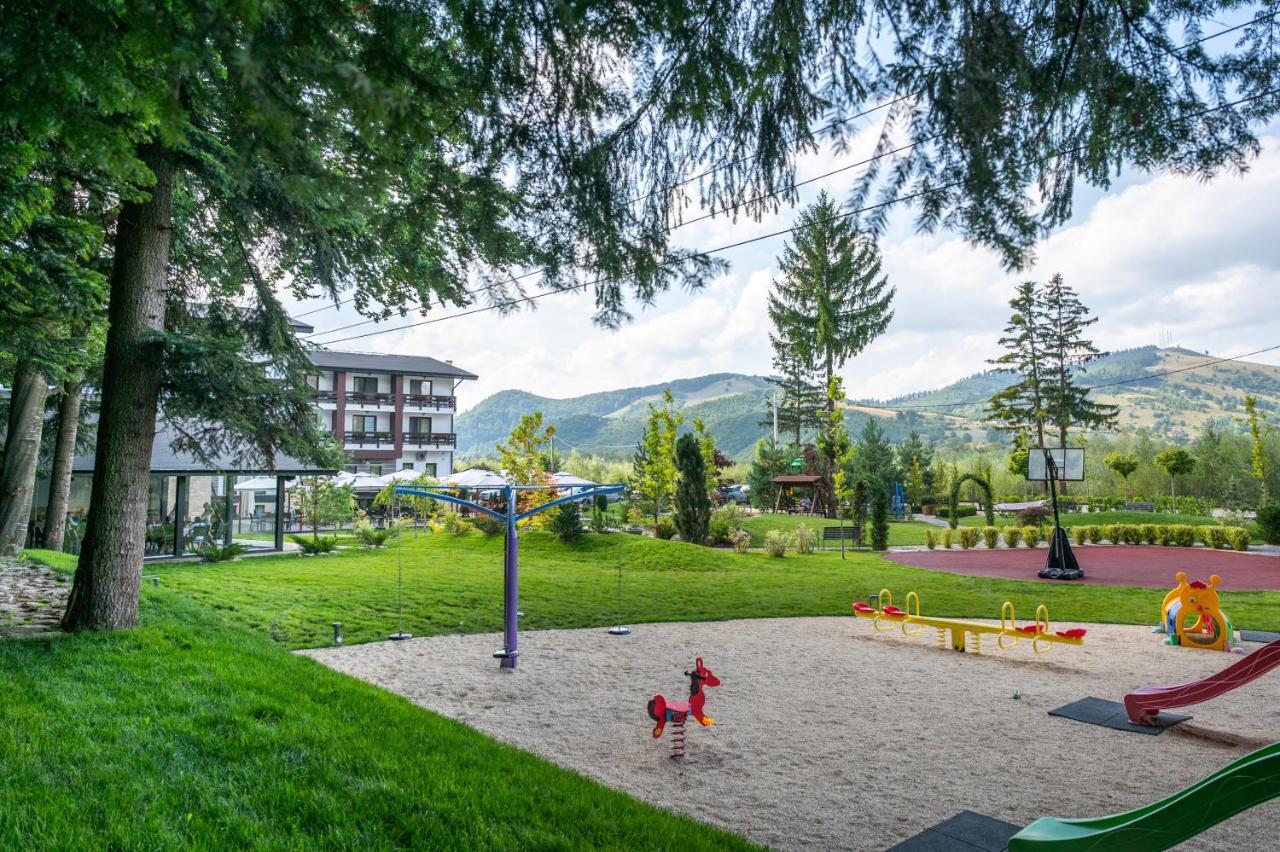 Piatra Pinului Ski & Spa 구라후모룰루이 외부 사진